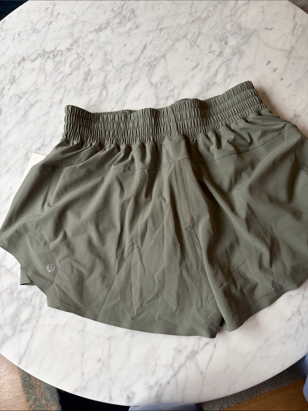 Lululemon Shake It Out High Rise Run Short 2.5” NWT - Picture 3 of 4